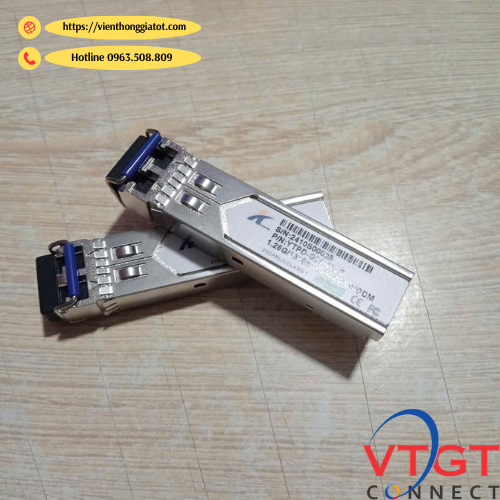 Module quang Industrial SFP 1.25Gbps Multimode 2Km 1310nm DDM WINTOP YTPD-G39-02LID Giới thiệu chung Module quang Industrial SFP WINTOP mã YTPD-G39-02LID là thiết bị thu phát quang chuẩn Mini-GBIC tốc độ 1.25Gbps, sử dụng sợi quang Multimode với bước sóng 1310nm và khoảng cách truyền dẫn lên đến 2km qua đầu nối LC duplex (2 sợi quang). Sản phẩm được thiết kế theo tiêu chuẩn công nghiệp, hỗ trợ giám sát quang DDM (Digital Diagnostic Monitoring) giúp theo dõi nhiệt độ, công suất quang và điện áp hoạt động theo thời gian thực, đảm bảo độ ổn định cao cho hệ thống mạng. Dòng module quang Industrial SFP Transceiver WINTOP hỗ trợ nhiều dải tốc độ từ 155Mbps, 622Mbps, 1.25Gbps, 2.5Gbps đến 4.25Gbps với khoảng cách truyền tối đa lên tới 80km (tùy phiên bản Singlemode). Thiết bị tương thích rộng rãi với các hãng switch phổ biến trên thị trường như Cisco, HP, Juniper, Alcatel và nhiều thương hiệu khác. Sản phẩm được phân phối bởi Công Ty TNHH Công Nghệ Mạng Thành Công, đảm bảo chất lượng và khả năng tương thích cao trong các hệ thống mạng doanh nghiệp, viễn thông và công nghiệp. Thông số kỹ thuật Model: YTPD-G39-02LID Tốc độ truyền dữ liệu: 1.25Gbps Chuẩn module: SFP (Mini-GBIC) Loại sợi quang: Multi-Mode (MM) Khoảng cách truyền: 2km Bước sóng: 1310nm Giao diện quang: LC Duplex (2 sợi quang) Nguồn điện: 3.3V Hỗ trợ: DDM (Digital Diagnostic Monitoring) Chuẩn tương thích: SFP MSA, SFF-8472 Hỗ trợ Hot-Pluggable (cắm nóng) Nhiệt độ hoạt động bản tiêu chuẩn: 0 ~ 70°C Nhiệt độ hoạt động bản công nghiệp: −40 ~ 85°C Laser: FP Laser Chế độ truyền: Dual Fiber Đặc điểm nổi bật Chuẩn công nghiệp, hoạt động ổn định trong môi trường khắc nghiệt Hỗ trợ giám sát thông số quang thời gian thực qua DDM Tương thích nhiều thiết bị mạng phổ biến Thiết kế nhỏ gọn, dễ lắp đặt và thay thế Suy hao thấp, tín hiệu ổn định, độ tin cậy cao Hỗ trợ cắm nóng giúp giảm thời gian downtime hệ thống Ứng dụng Hệ thống Switch và Router Ethernet Hạ tầng mạng doanh nghiệp và trung tâm dữ liệu Hệ thống truyền dẫn quang công nghiệp Mạng viễn thông SONET/SDH Hệ thống camera IP, FTTH, FTTx Mạng ATM và Fast Ethernet Module quang SFP công nghiệp Multimode 1,25G WINTOP mã YTPD-G39-02LID