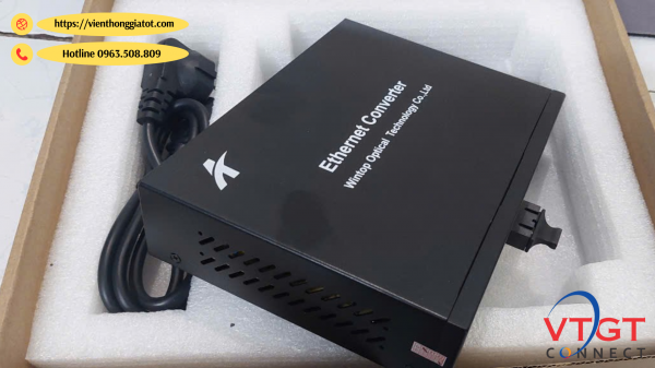 Bộ Chuyển Đổi quang điện chuẩn SC có POE WINTOP YT-MC102-1GF1GT-AT